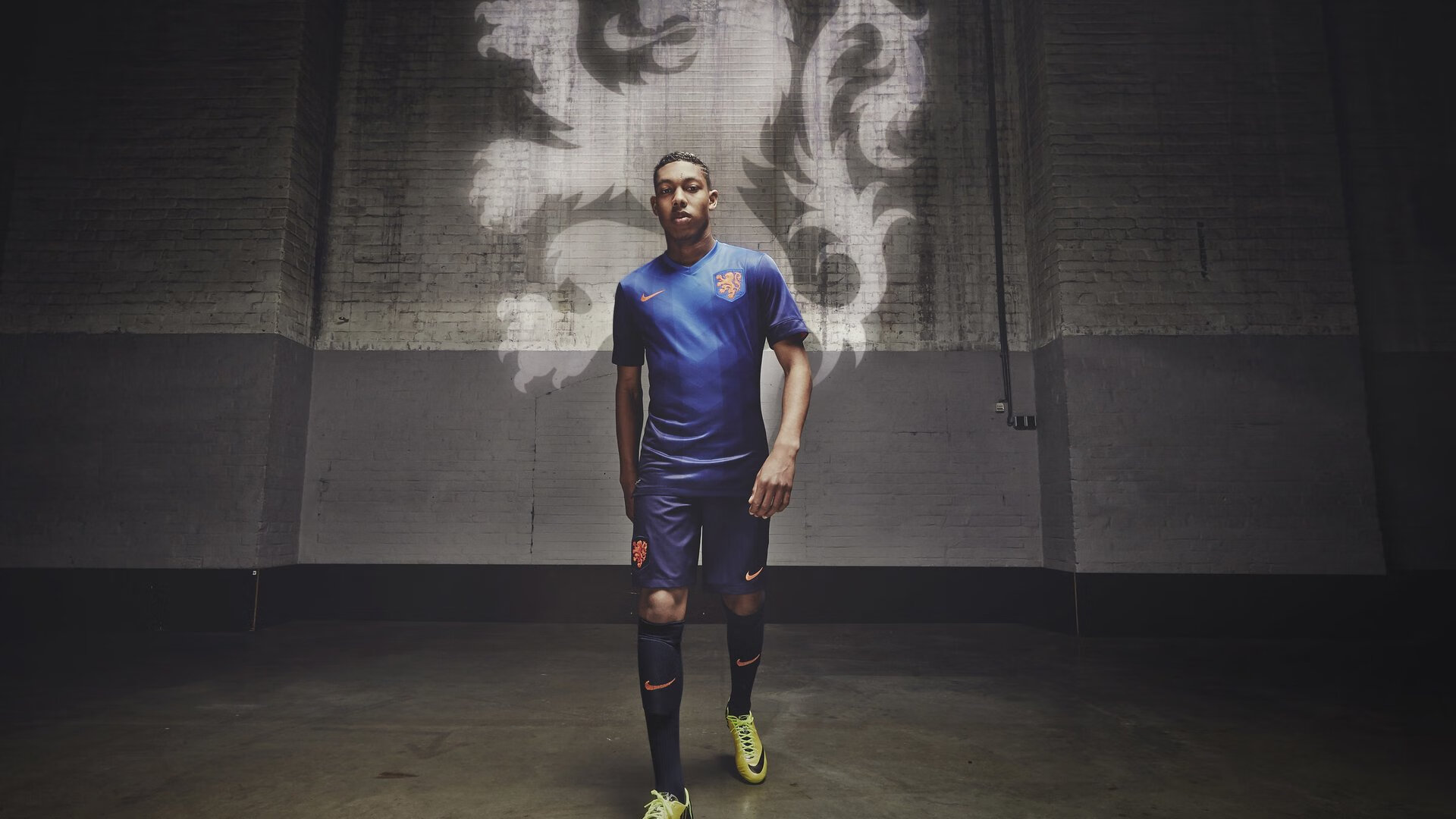 布莱顿控球细腻展现高质量配合，布莱顿球队老板