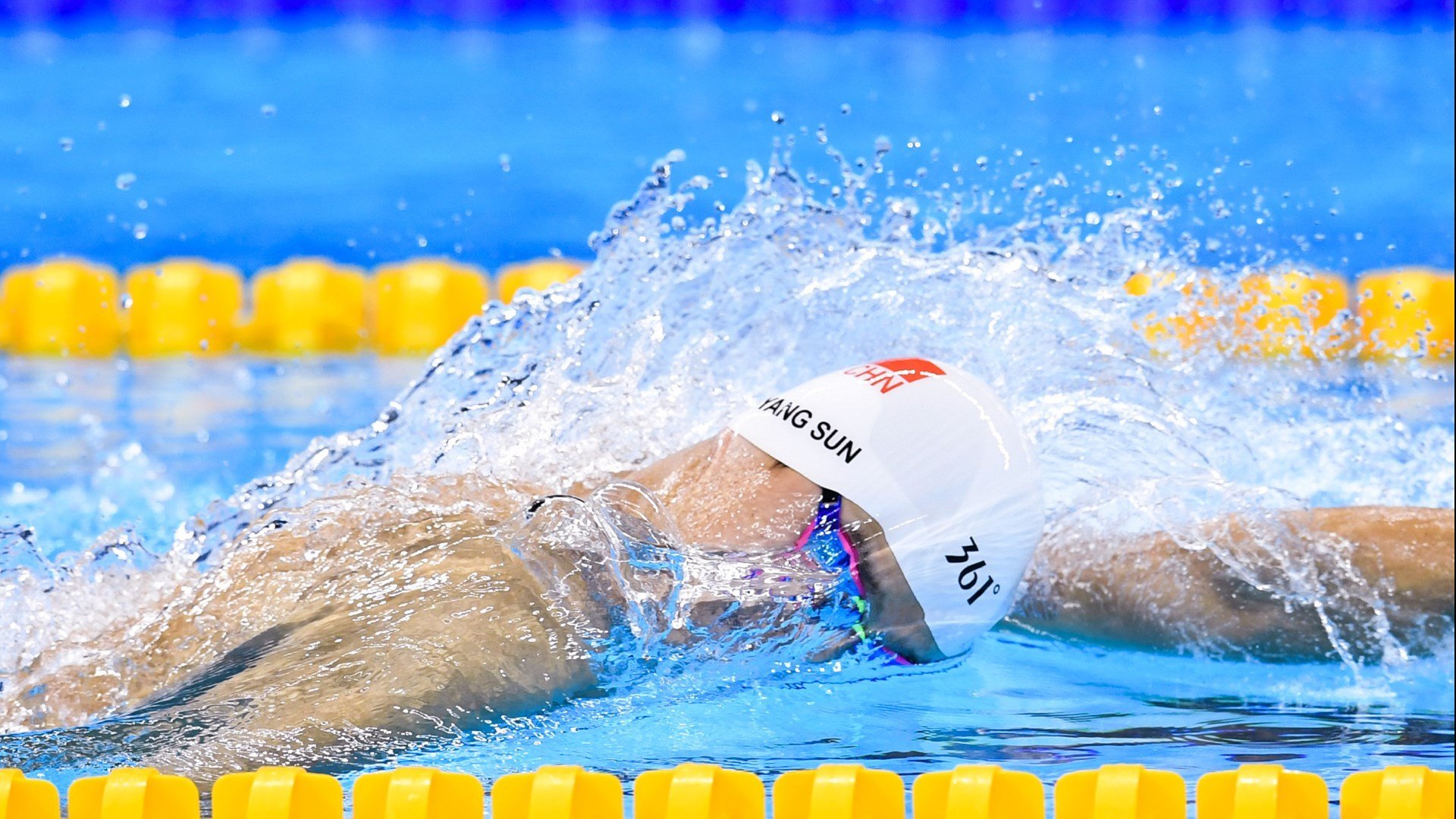 米兰体育官方网页版-攀岩运动比赛首次引入灯光辅助计时，攀岩比赛项目的比赛规则