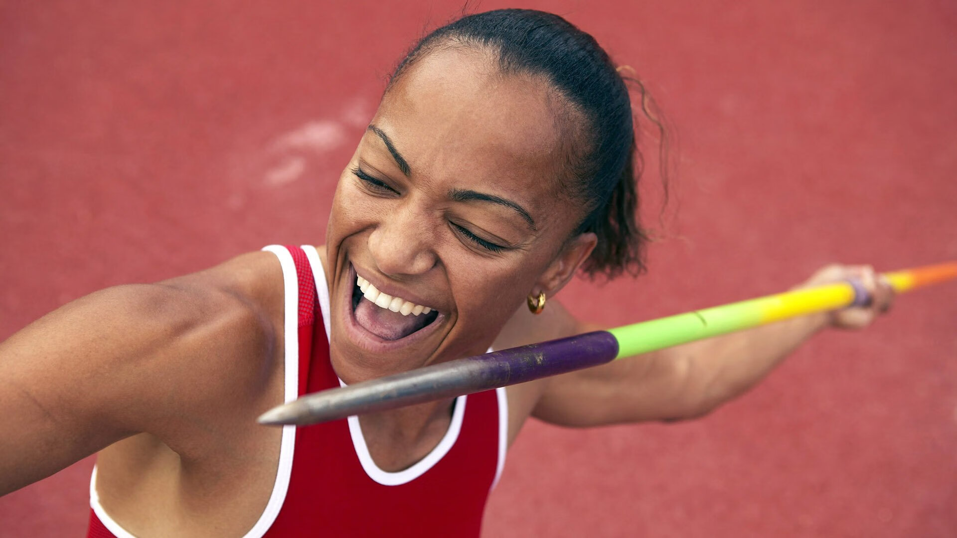 球员家庭温情故事引网友共鸣，足球球星家境